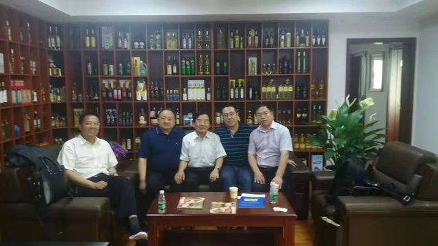 麟源总经理王连岗一行在北京拜访中国油脂营养专家赵亮教授